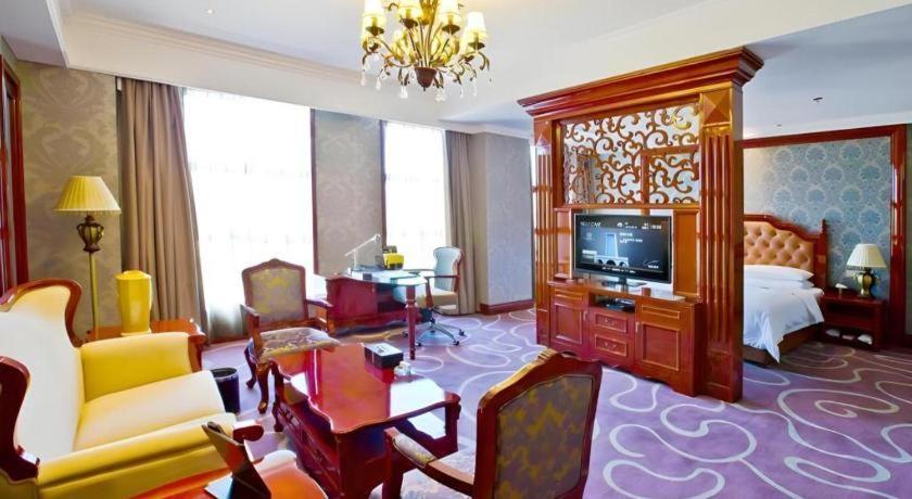 Chongqing Huachen International Hotel Экстерьер фото